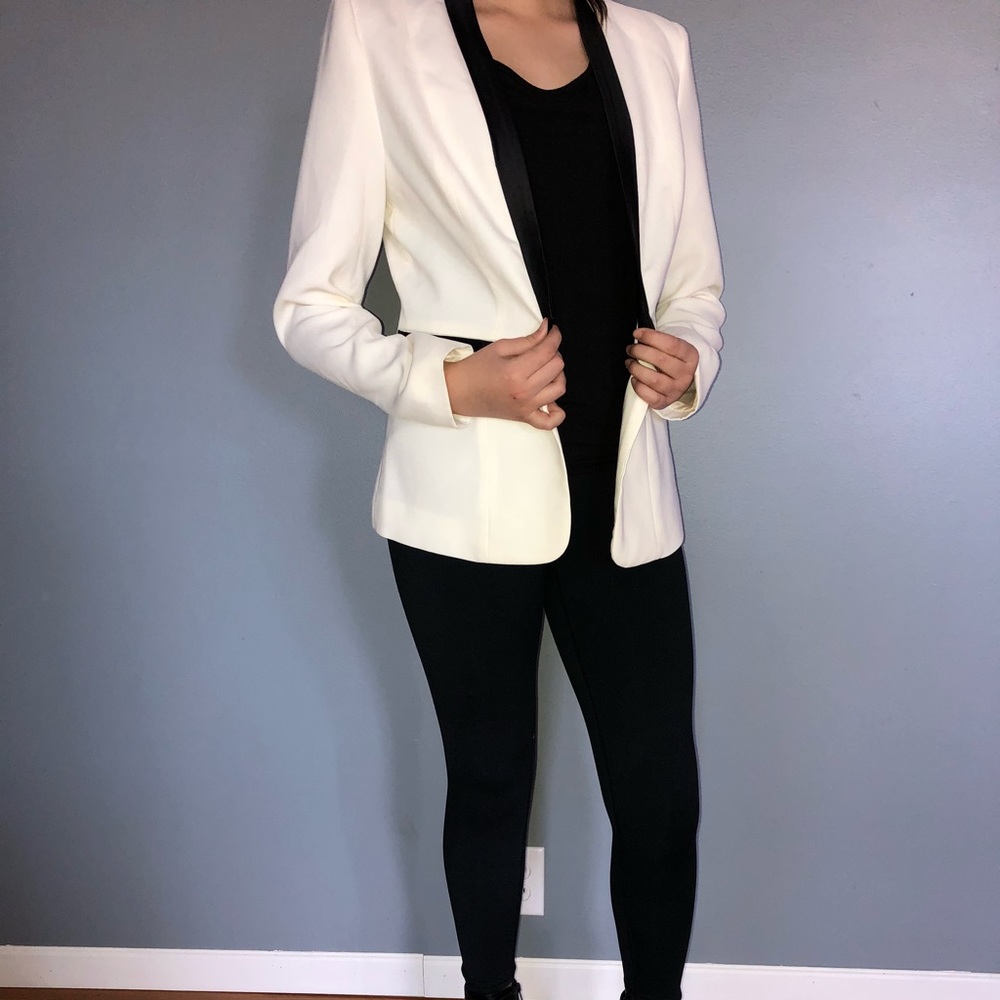 NEW WITH TAGS white and black blazer